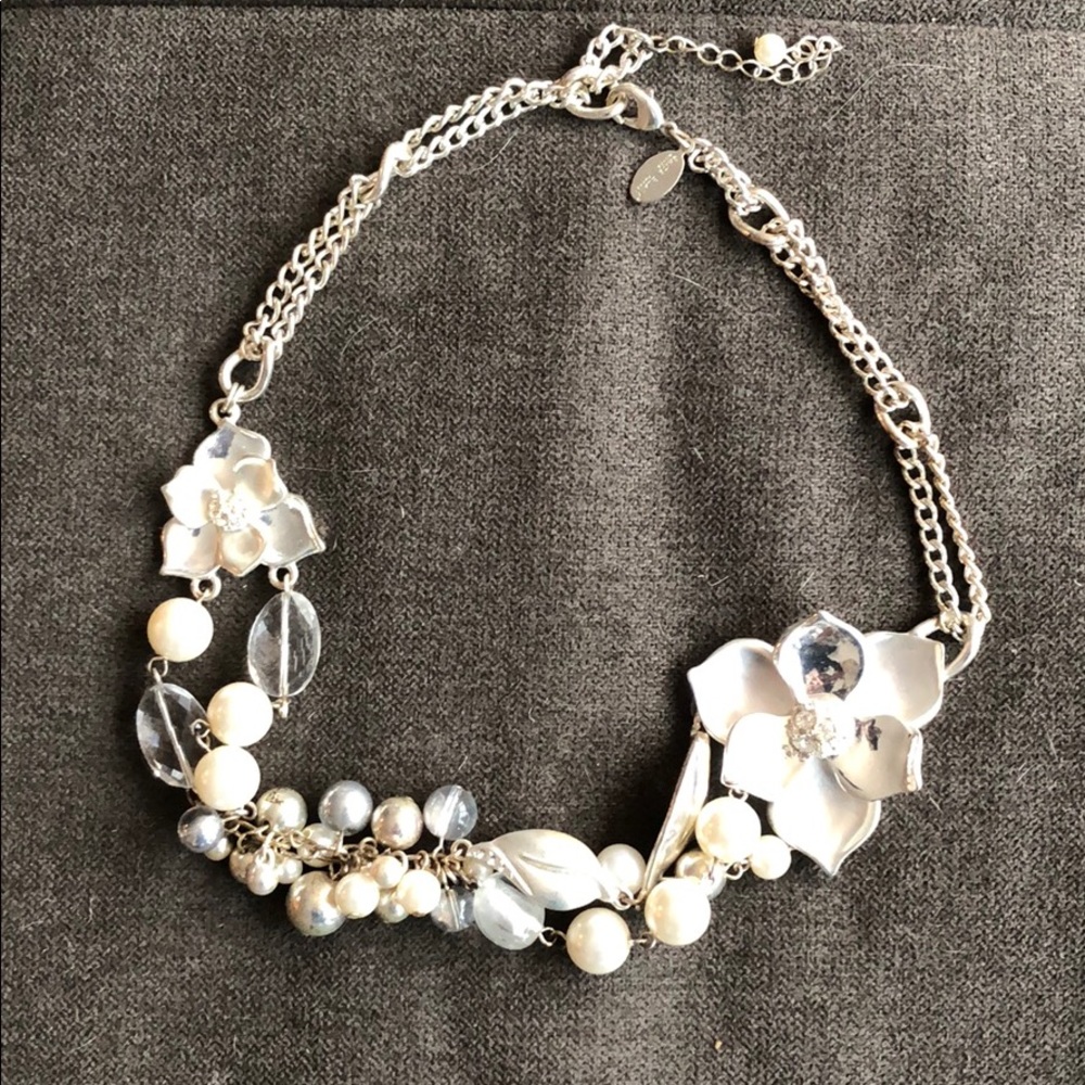 White House Black Market Necklace